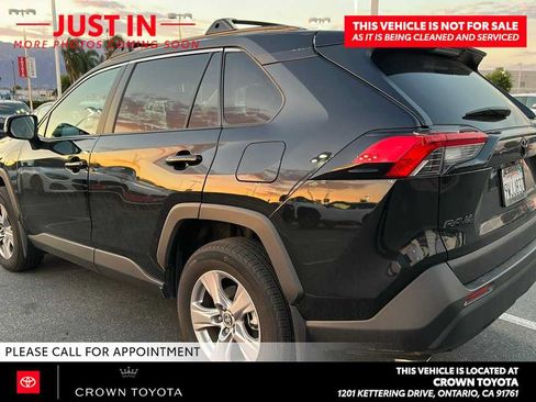 Used 2025 Toyota RAV4 XLE w/ Convenience Package FWD image 6