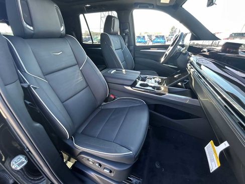 New 2026 Cadillac Escalade Luxury image 28