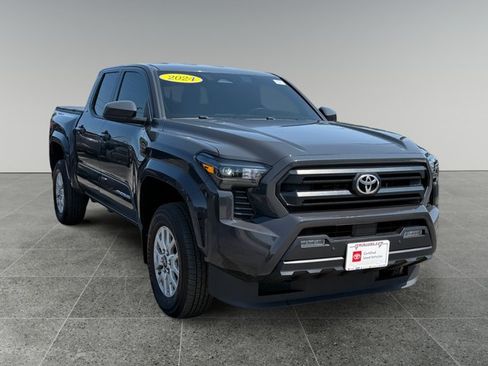 Used 2024 Toyota Tacoma SR5 AWD/4WD image 8