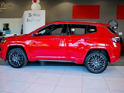 Used 2022 Jeep Compass Limited AWD/4WD image 8