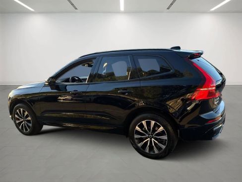 Used 2025 Volvo XC60 B5 Plus image 3