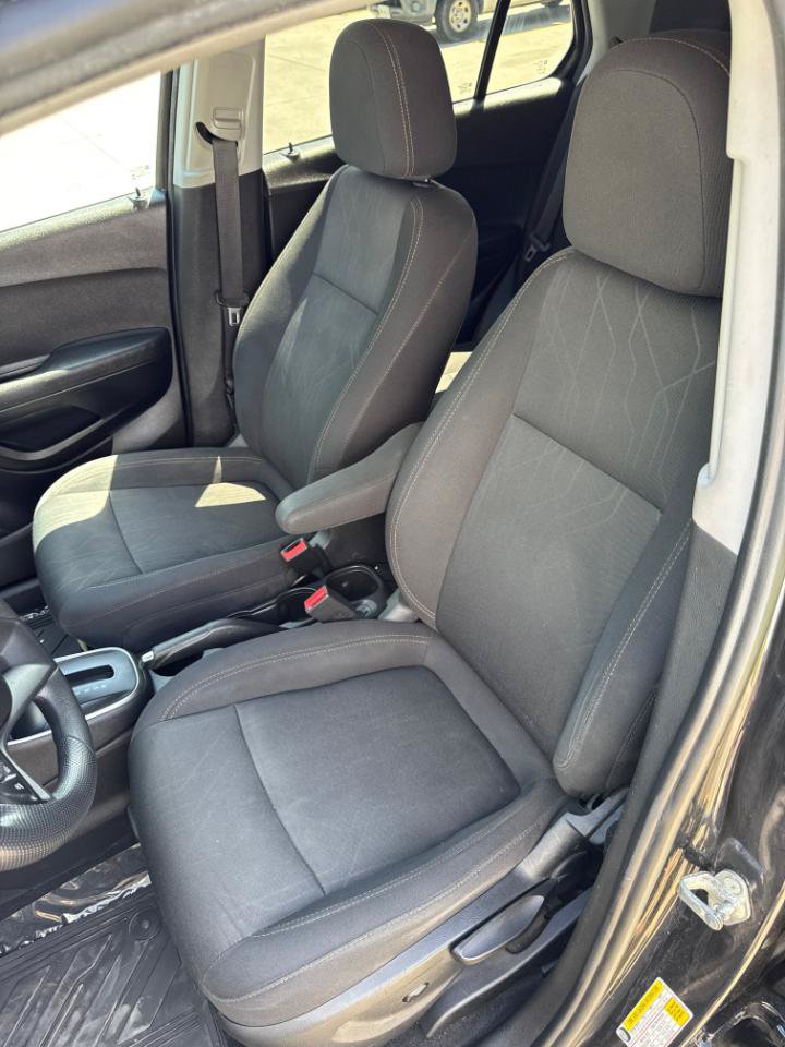 Used 2018 Chevrolet Trax LT FWD image 11