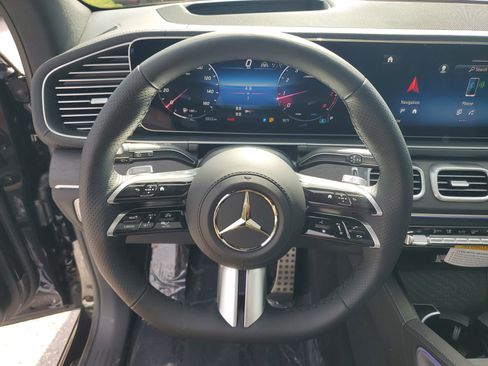 New 2026 Mercedes-Benz GLS 580 4MATIC image 28