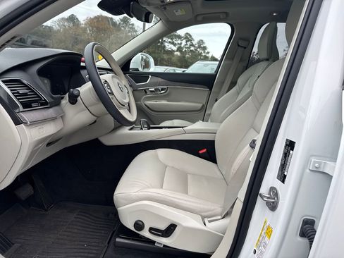 Used 2024 Volvo XC90 B6 Plus w/ Protection Package Premier image 11