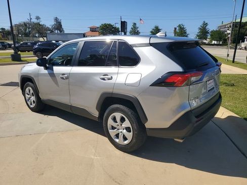 Used 2025 Toyota RAV4 LE AWD/4WD image 3