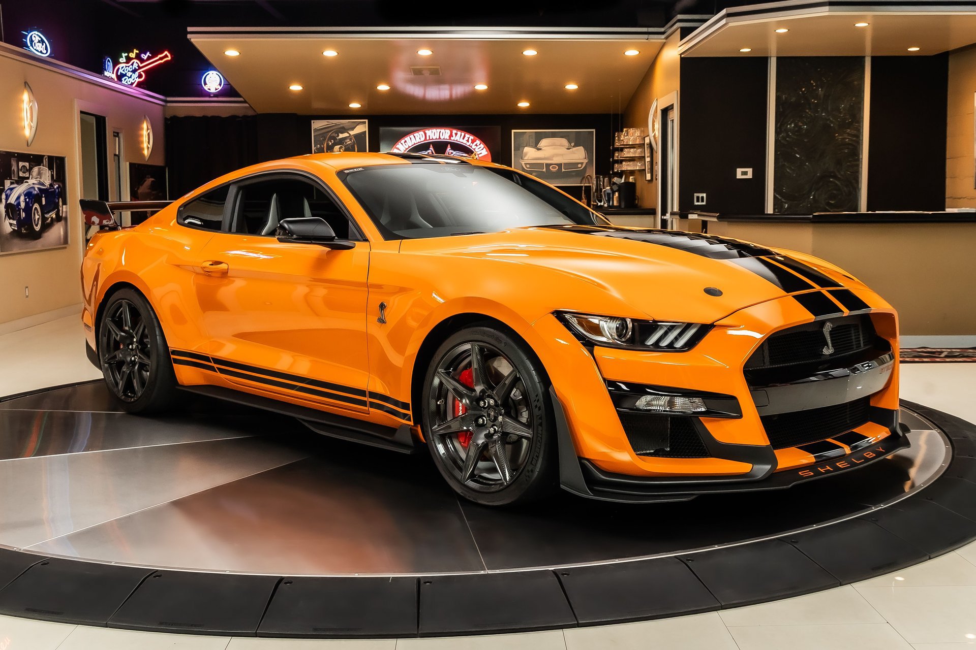 Used 2021 Ford Mustang Shelby GT500 w/ Carbon Fiber Track Pack RWD image 9