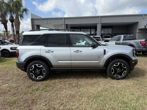 Certified 2023 Ford Bronco Sport Outer Banks AWD/4WD image 3