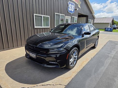Used 2021 Dodge Charger SXT w/ Plus Group AWD/4WD image 3