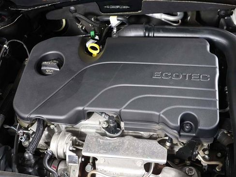 Used 2023 Chevrolet Malibu LT FWD image 13
