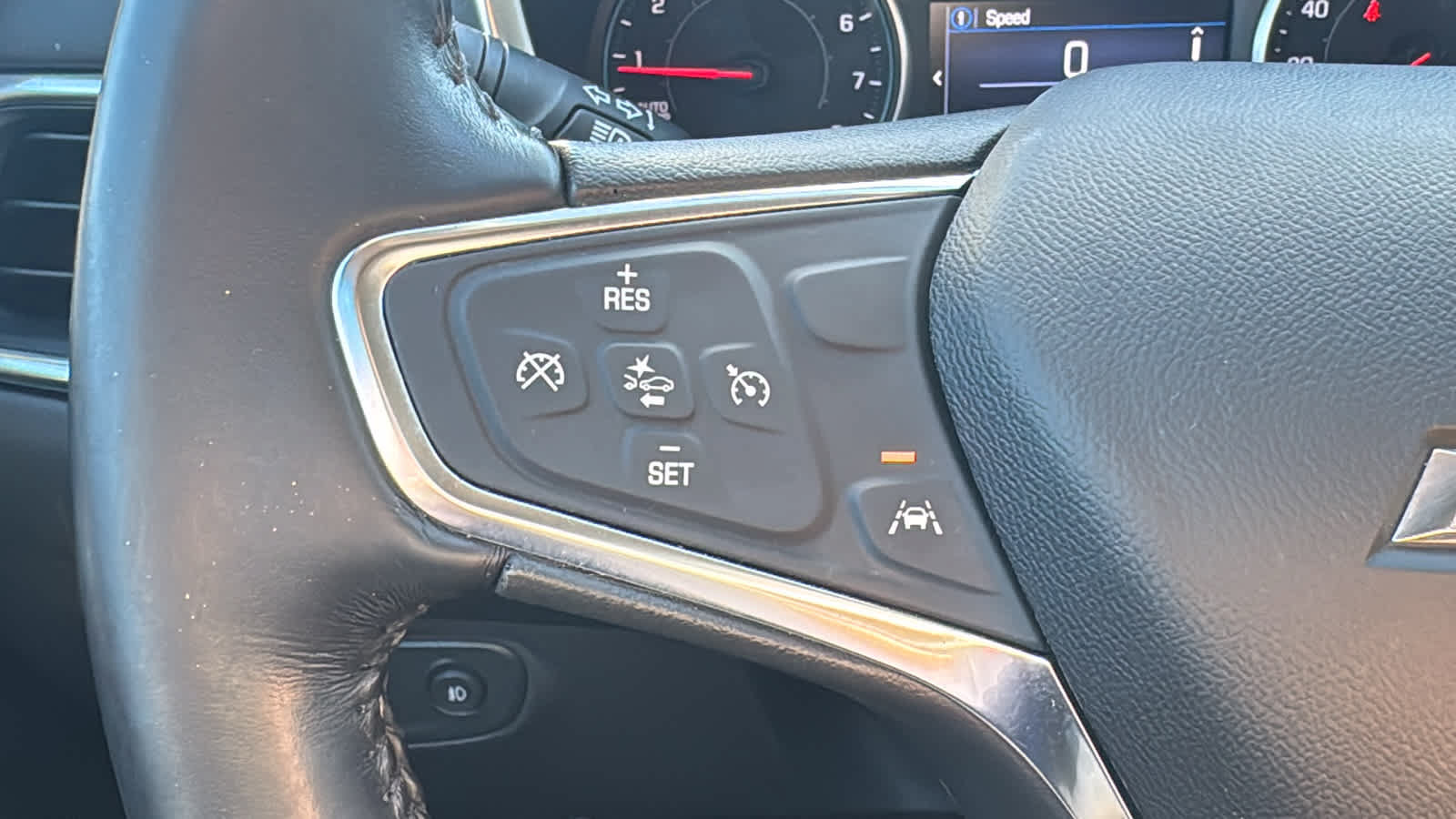 Used 2021 Chevrolet Equinox LT AWD/4WD image 12
