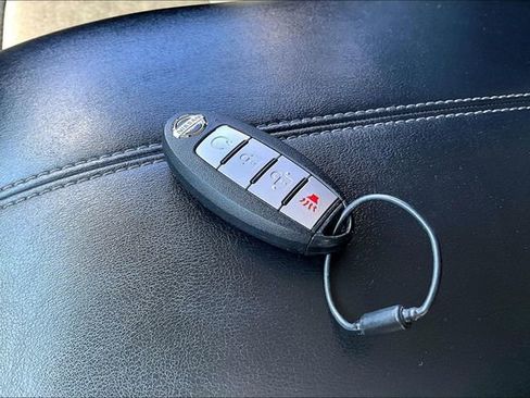 Certified 2024 Nissan Pathfinder SV image 33