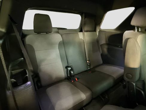 Used 2023 Chevrolet Traverse LT image 27