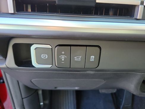 Used 2025 Hyundai Santa Fe SEL FWD image 25