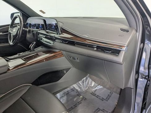 Used 2023 Cadillac Escalade ESV Premium Luxury AWD/4WD image 31