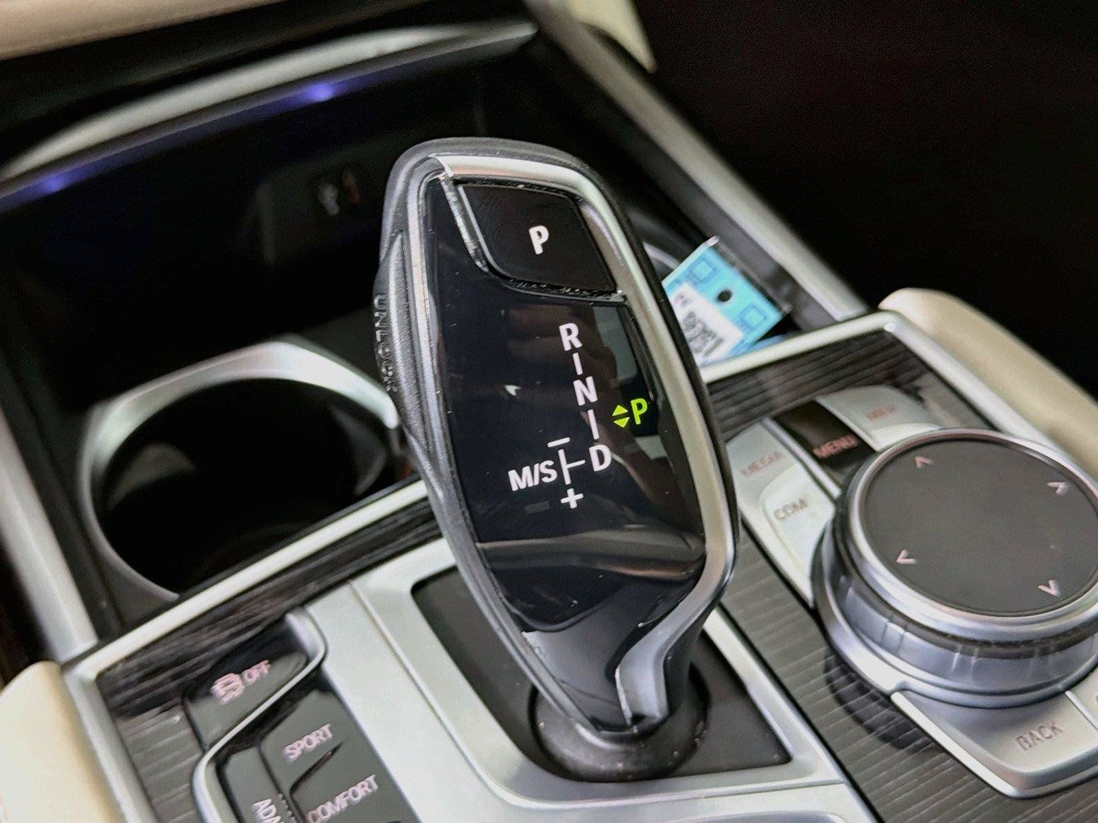 Used 2019 BMW 750i w/ M Sport Package RWD image 15