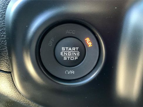 Used 2021 Jeep Wrangler Unlimited Sahara AWD/4WD image 34