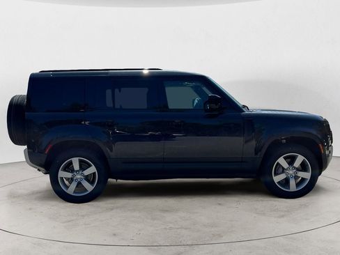 New 2025 Land Rover Defender 110 S image 6