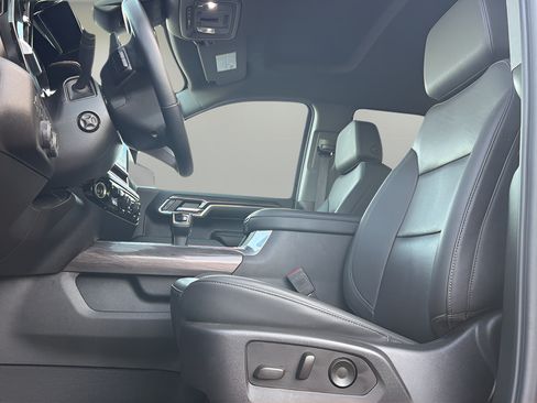Used 2024 Chevrolet Silverado 1500 LTZ AWD/4WD image 22