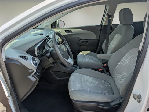 Used 2020 Chevrolet Sonic LT FWD image 10