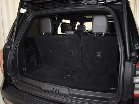 Used 2023 Ford Expedition Platinum image 40