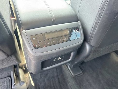 Used 2025 Nissan Pathfinder SV AWD/4WD image 17