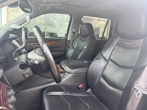 Used 2015 Cadillac Escalade Luxury AWD/4WD image 13