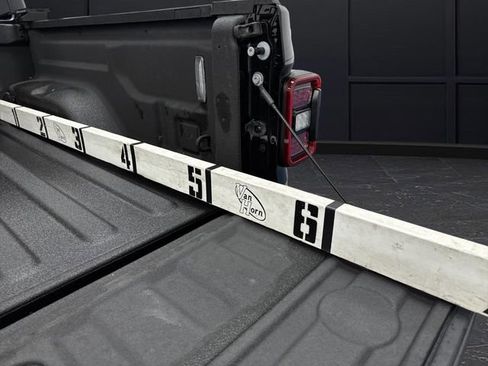 Used 2024 Jeep Gladiator Rubicon w/ Technology Group image 15