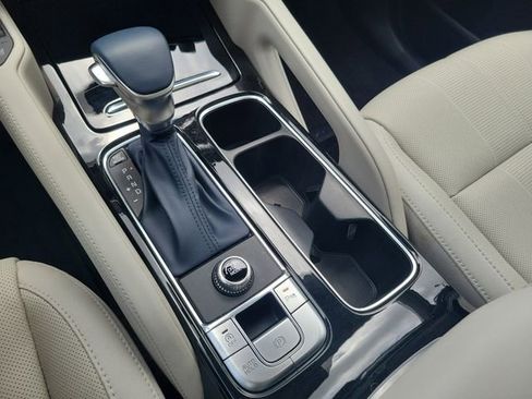 Used 2025 Kia Telluride EX w/ EX Captain's Chair Package FWD image 27