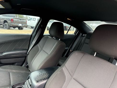 Used 2022 Dodge Charger SXT w/ Blacktop Package image 9
