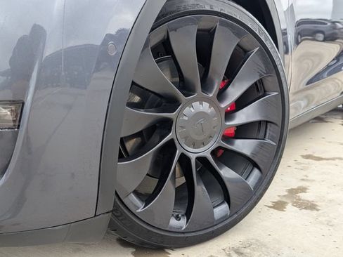 Used 2022 Tesla Model Y Performance AWD/4WD image 2