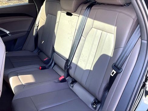 Certified 2025 Audi Q5 Premium w/ Convenience Package image 19