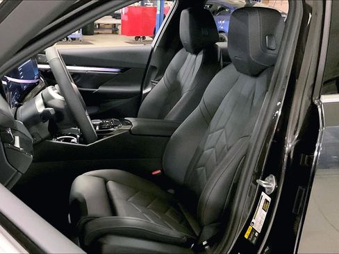 New 2025 BMW i5 eDrive40i w/ Premium Package image 9