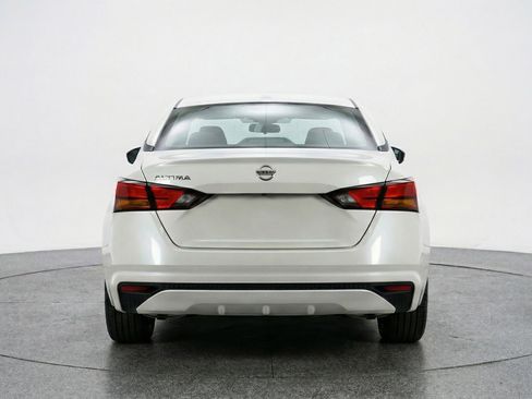 Used 2025 Nissan Altima 2.5 SV image 7