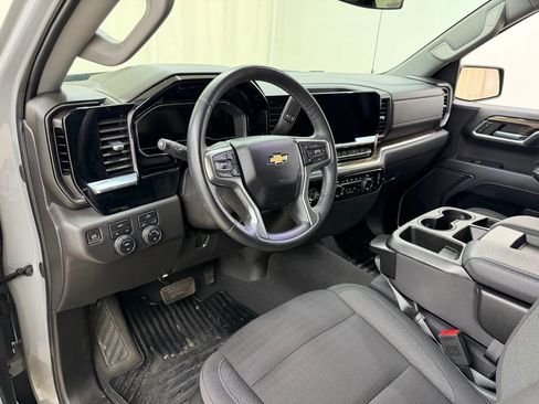 Used 2024 Chevrolet Silverado 1500 LT AWD/4WD image 19
