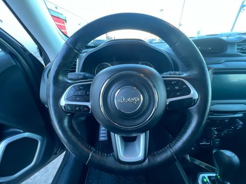 Used 2019 Jeep Renegade Latitude w/ Cold Weather Group image 14