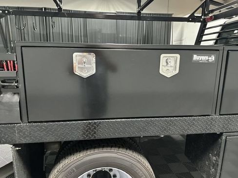 New 2023 Ford F550 4x4 Regular Cab Super Duty image 61