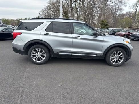 Certified 2023 Ford Explorer XLT w/ Equipment Group 202A AWD/4WD image 9
