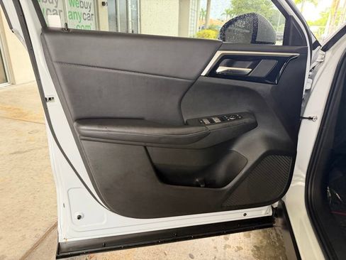 Used 2023 Mitsubishi Outlander SE AWD/4WD image 37