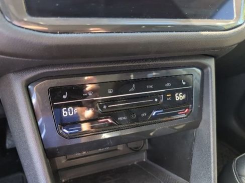 Certified 2022 Volkswagen Tiguan SE w/ Panoramic Sunroof Package image 19