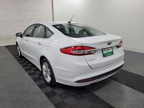 Used 2018 Ford Fusion SE w/ Fusion SE Technology Package image 5