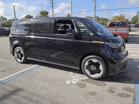 New 2025 Volkswagen ID. Buzz Pro S image 18