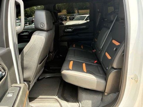 Used 2024 GMC Sierra 1500 AT4 w/ AT4 Premium Package AWD/4WD image 11