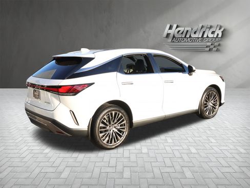 Used 2023 Lexus RX 350 w/ Luxury Package image 9