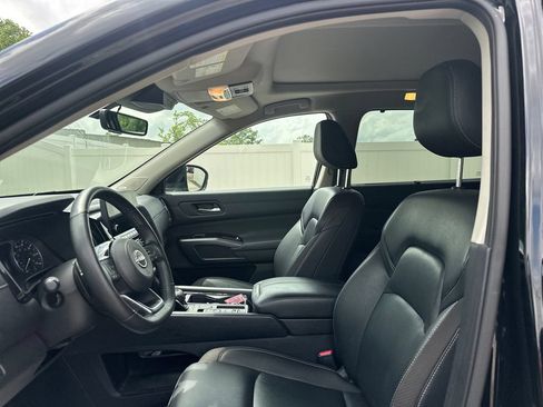 Used 2025 Nissan Pathfinder SL w/ SL Premium Package FWD image 45