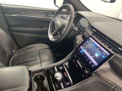 Used 2023 Jeep Grand Cherokee L Overland w/ Luxury Tech Group IV image 22