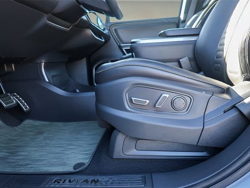 Used 2023 Rivian R1T Adventure image 13