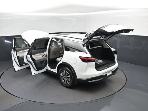 Used 2026 INFINITI QX60 Pure w/ Cargo Package FWD image 2