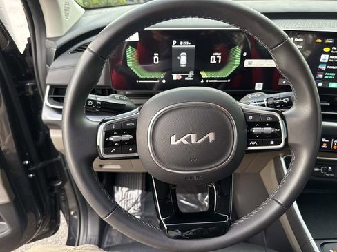 Used 2026 Kia Carnival image 40