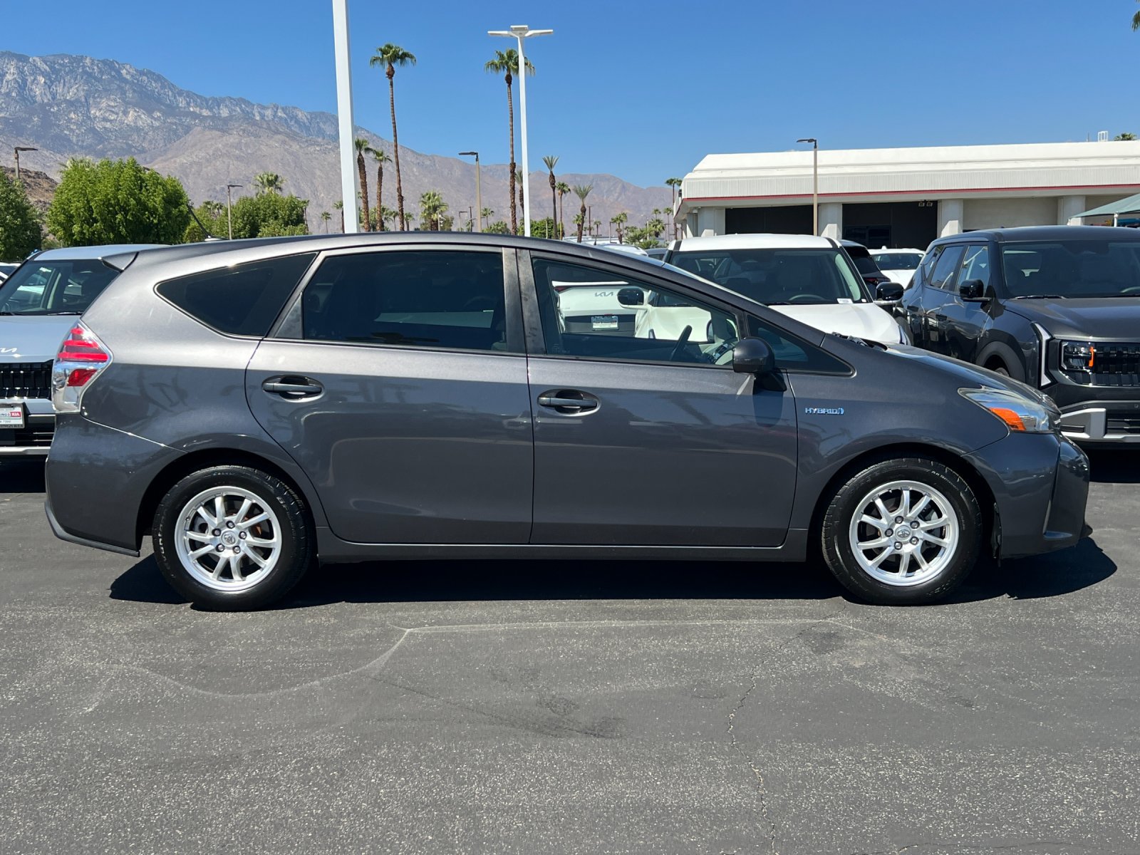 Used 2015 Toyota Prius V Three FWD image 2