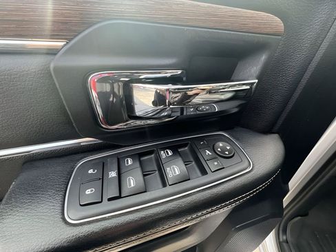 Used 2016 RAM 3500 Laramie image 23